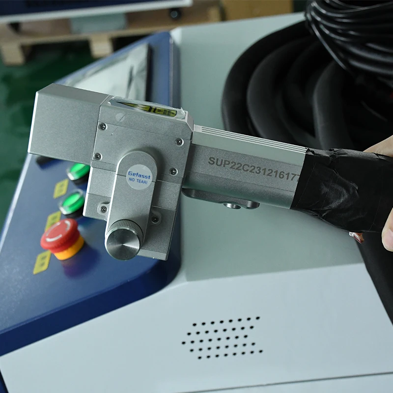 Industrial Laser Rust Removal Machine - หัวทำความสะอาดด้วยเลเซอร์แบบมือถือ SUP22C รุ่นใหม่ 3000W เครื่องกำจัดสนิมสำหรับโลหะออกไซด์ สำหรับโรงแรมและอุตสาหกรรม