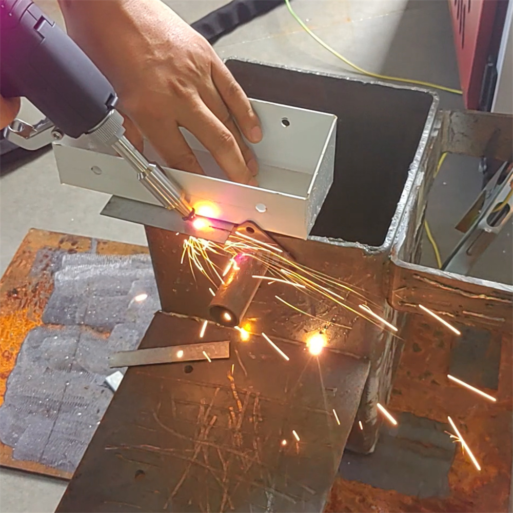 เครื่องเชื่อมเลเซอร์แบบพกพาขนา - Industrial Laser Welding Machine Hand Held บทวิจารณ์และราคา